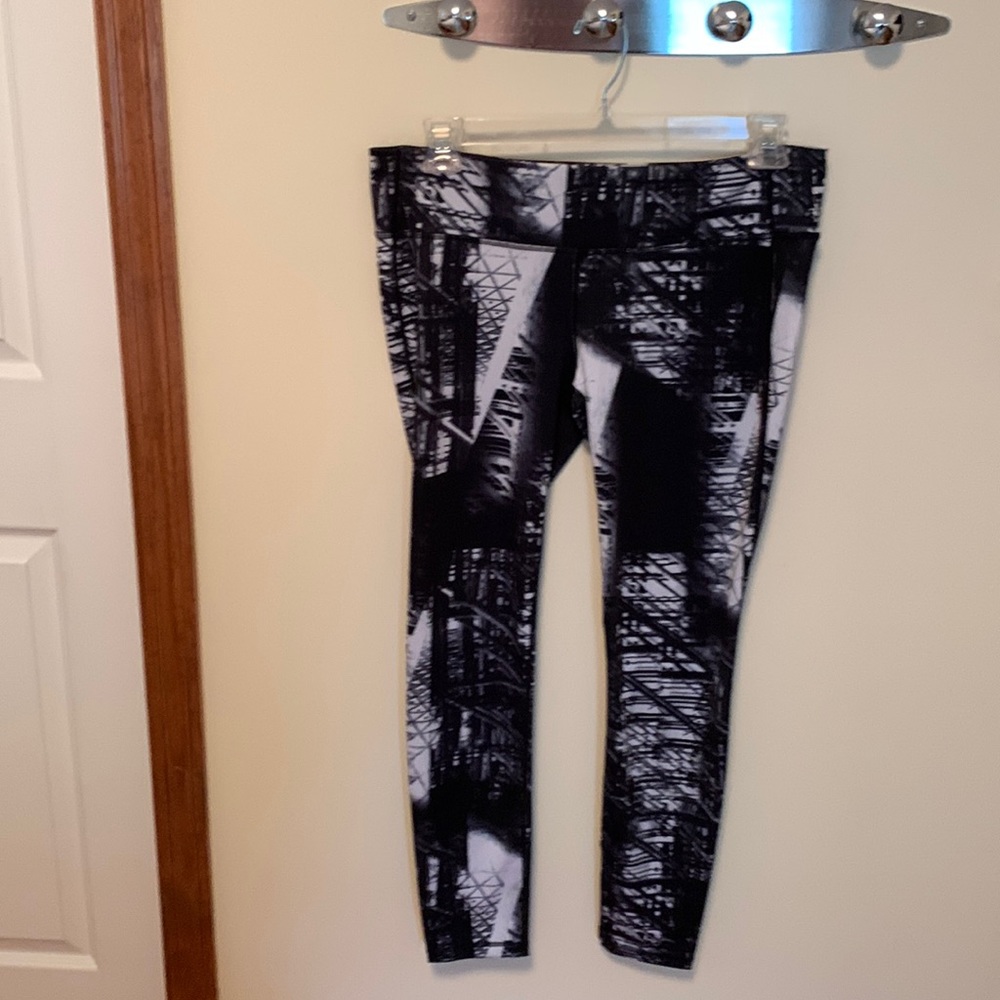 Gap Performance Leggings Set Of 2 Both Cl - image 1